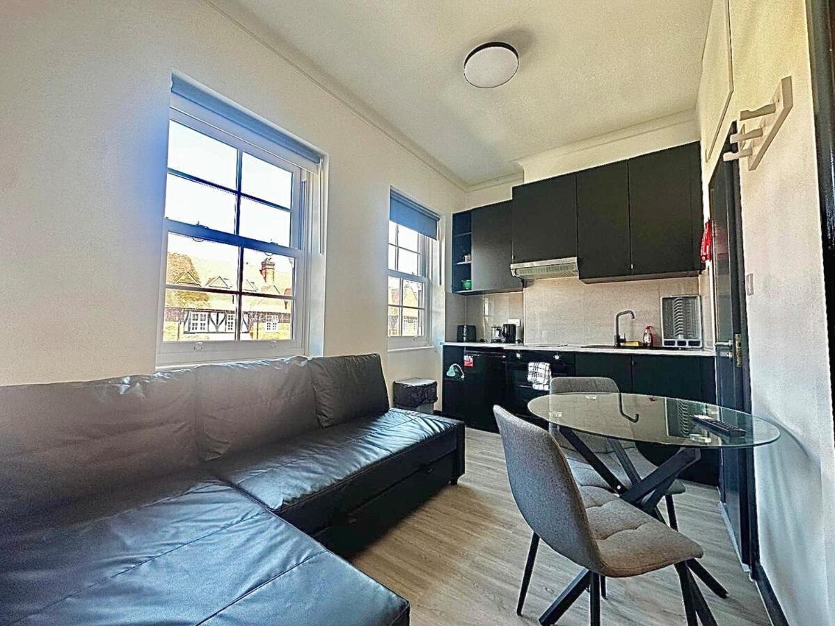 Golders 61 Apartment